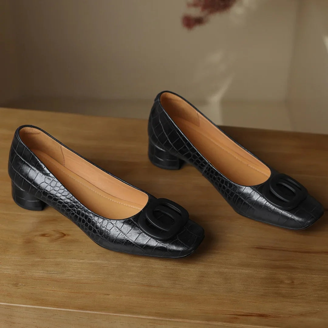 Escarpins à Talon Bas en Cuir avec Boucle