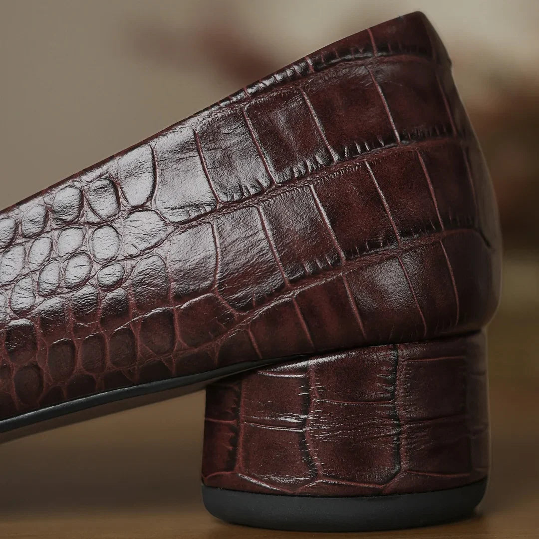 Escarpins à Talon Bas en Cuir avec Boucle