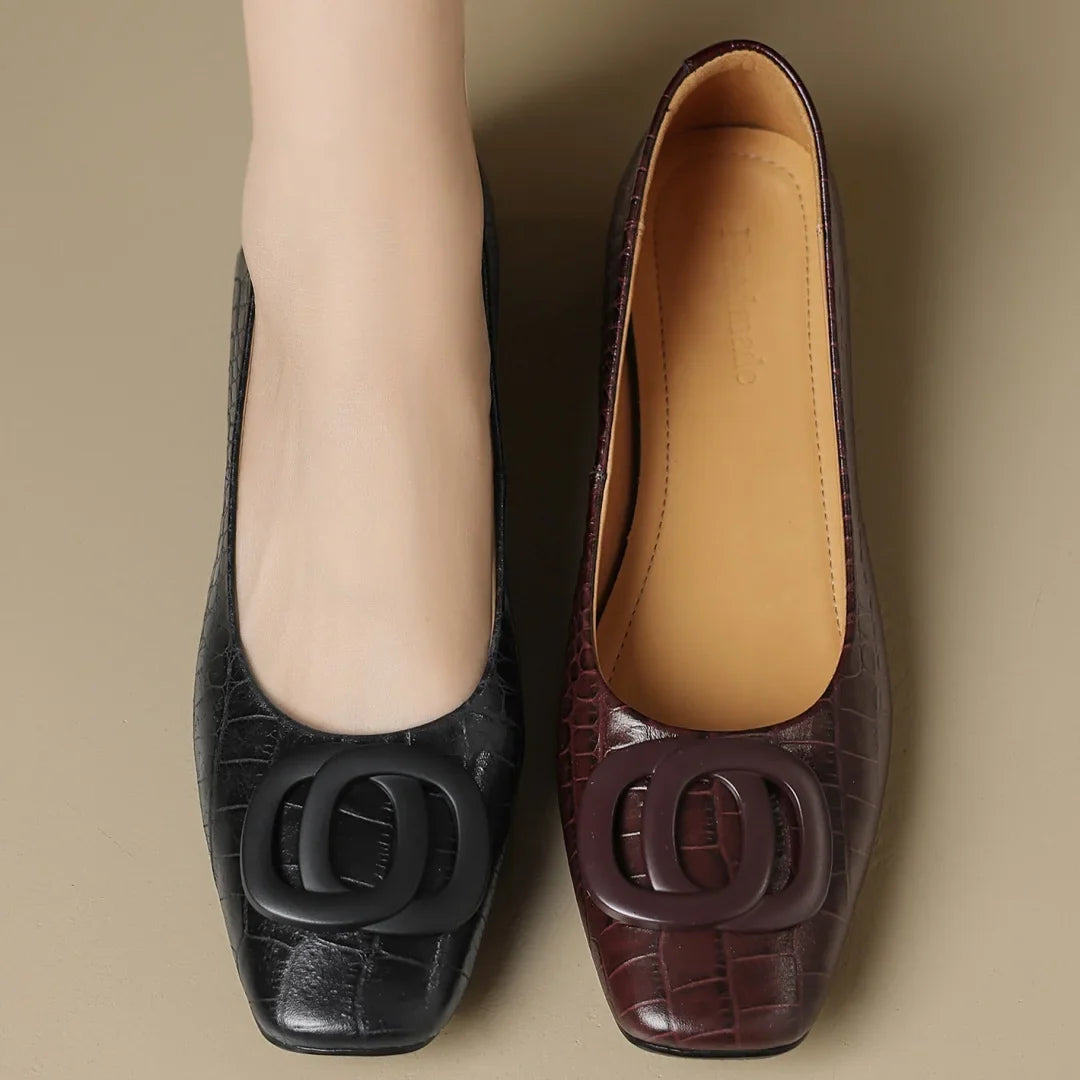 Escarpins à Talon Bas en Cuir avec Boucle